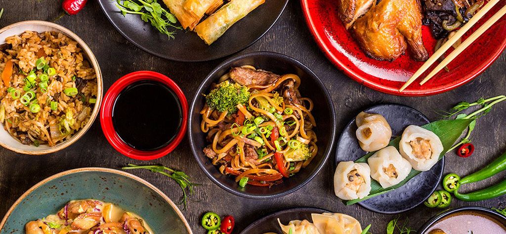 6 Simple Ways to Make Business Travel More EcoFriendly 3 ecofriendly business travel green sustainable toiletries restaurant dine-in